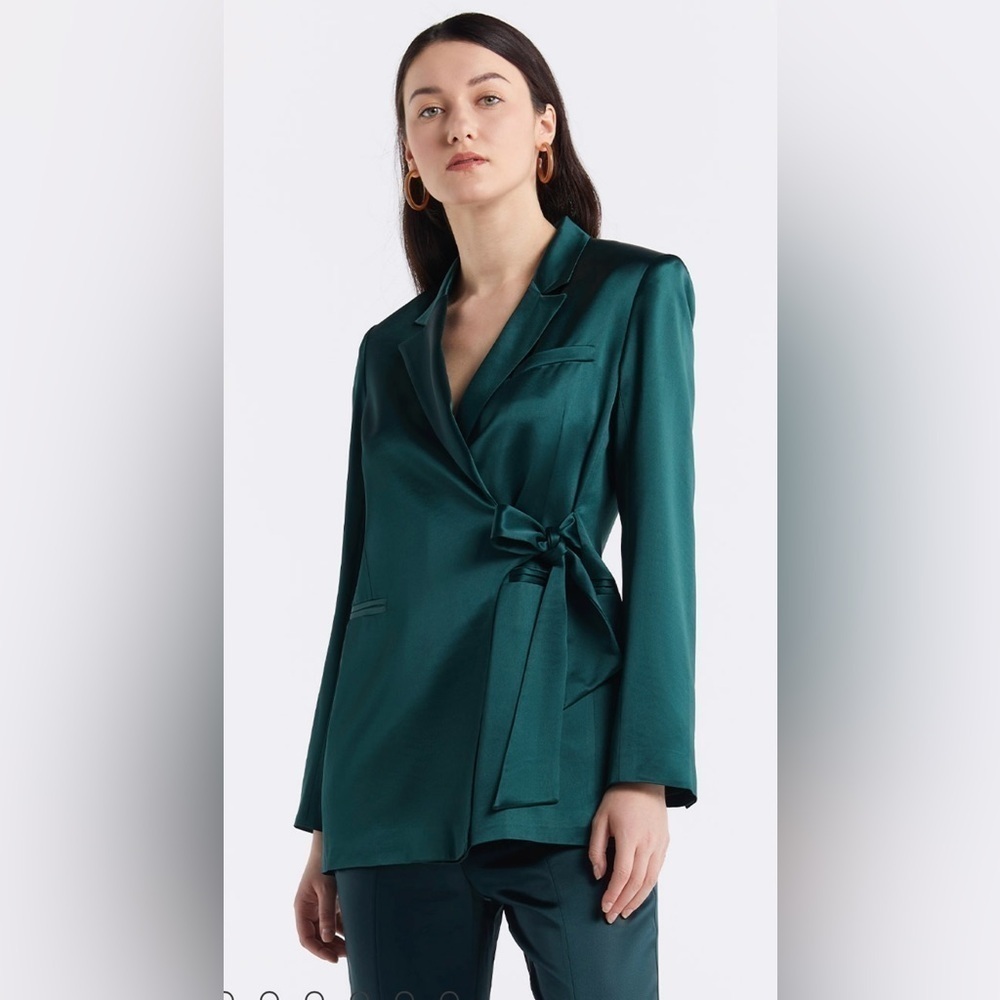 Lattelier Tie-Waist Blazer
